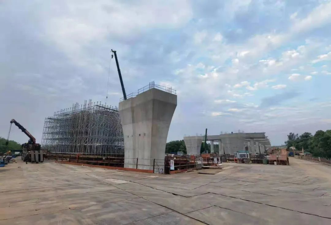 1649381264318736.jpg 圖片2作者:肖 龍 贛州城投集團(tuán).jpg